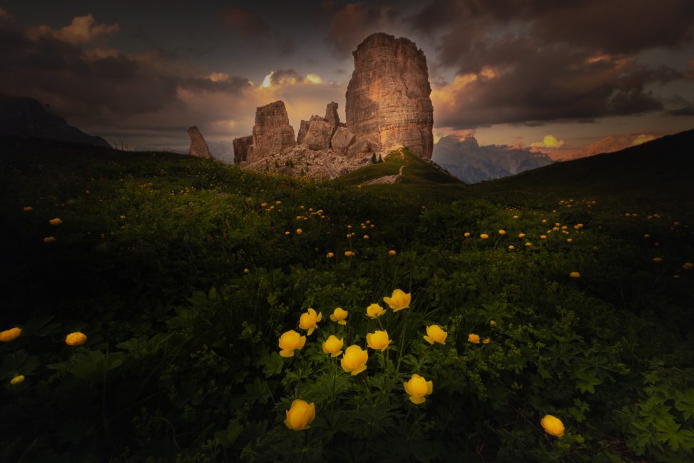 Panorama delle Cinque Torri al tramonto