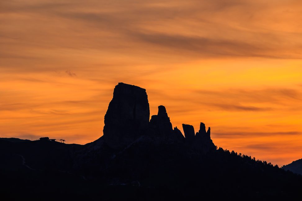 Panorama delle Cinque Torri al tramonto