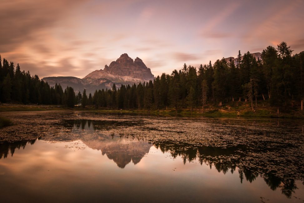 Panorama del lago di Antorno al tramonto